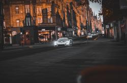 英雄联盟总决赛赛程-唯一性的体育交响，西甲国家德比焦点战与浙江队冲垮篮网的跨维度启示