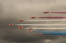 LOL赛事-虚实相济，斯通斯的铁壁与波兰的利剑—论现代足球的压制性哲学