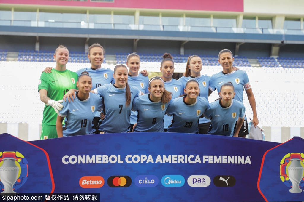 包含北美洲球队交锋，美国墨西哥力争胜利的词条