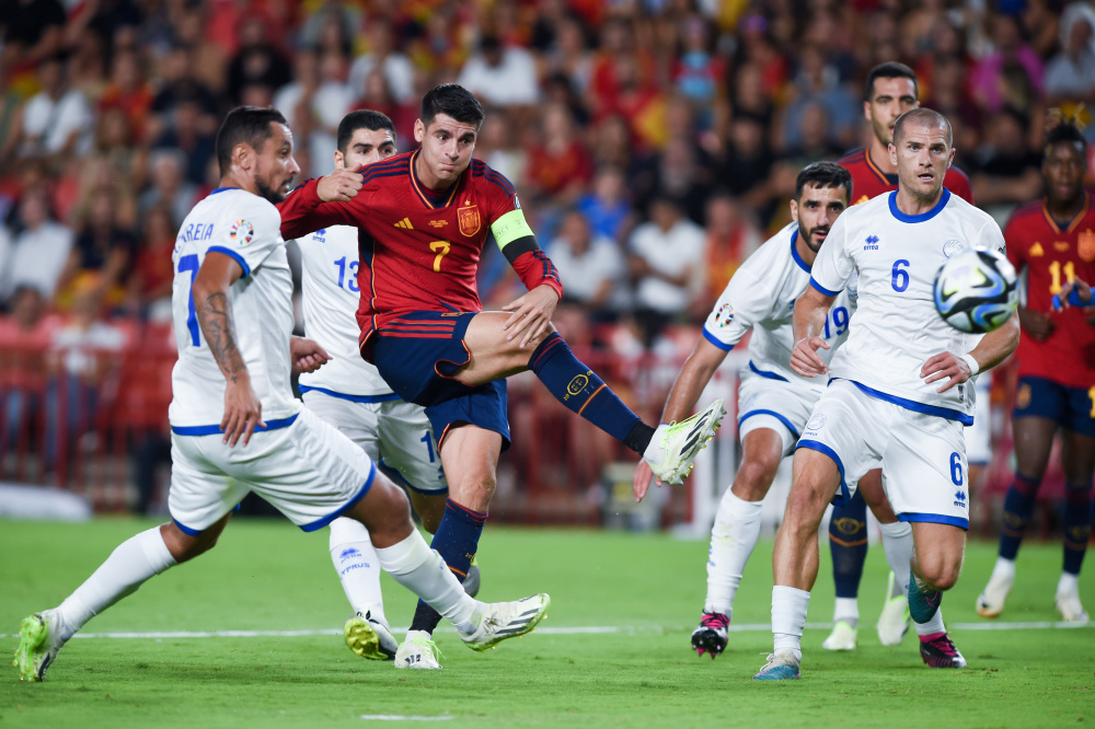 欧预赛赛程密集，球队备战欧锦赛的简单介绍