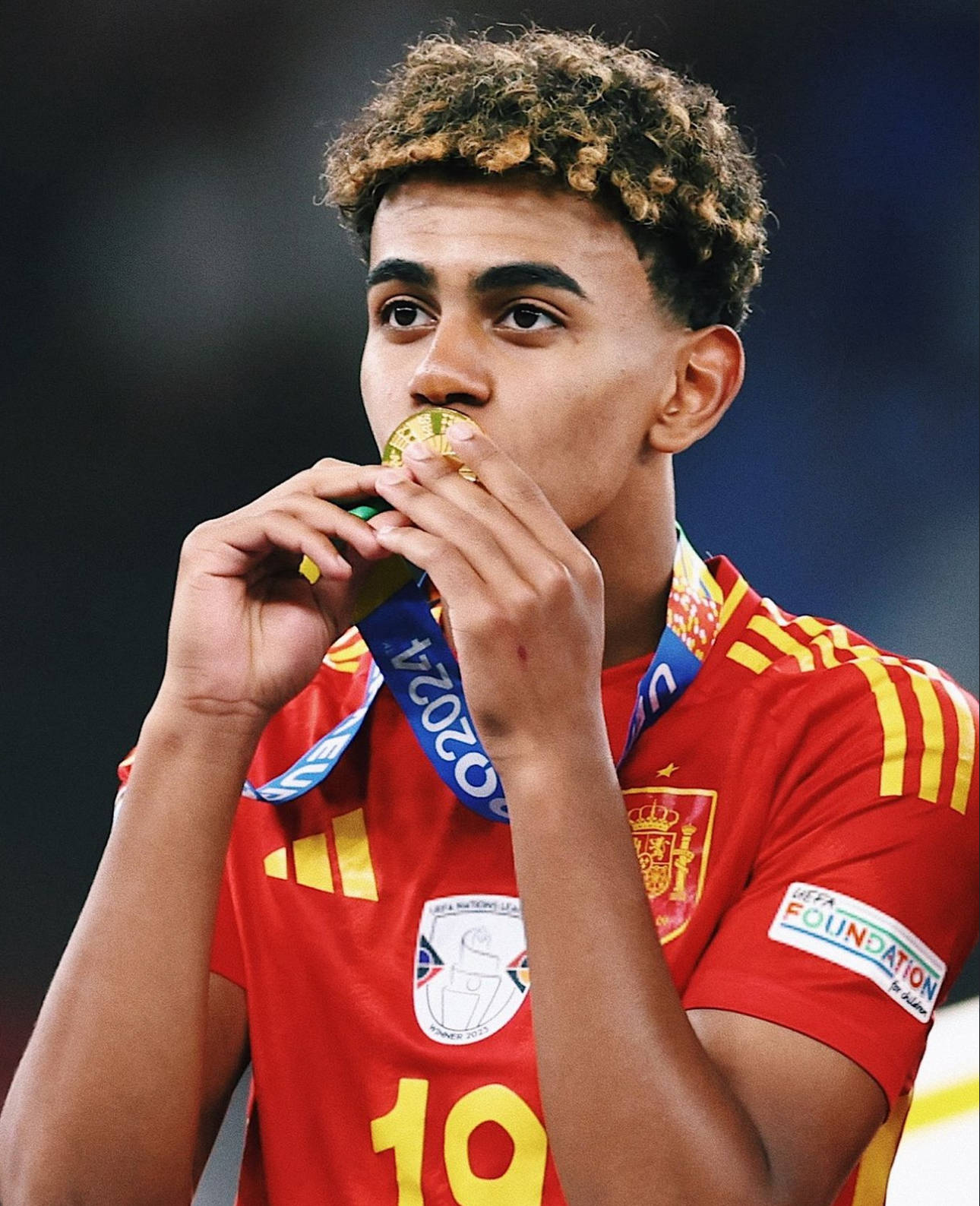 足球新星在南美洲杯赛中崭露头角