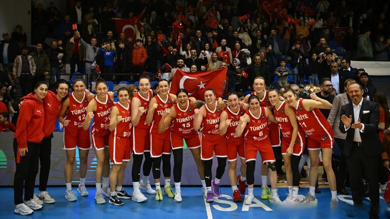 欧洲女子篮球比赛吸引万人观看 欧洲女子篮球比赛吸引万人观看