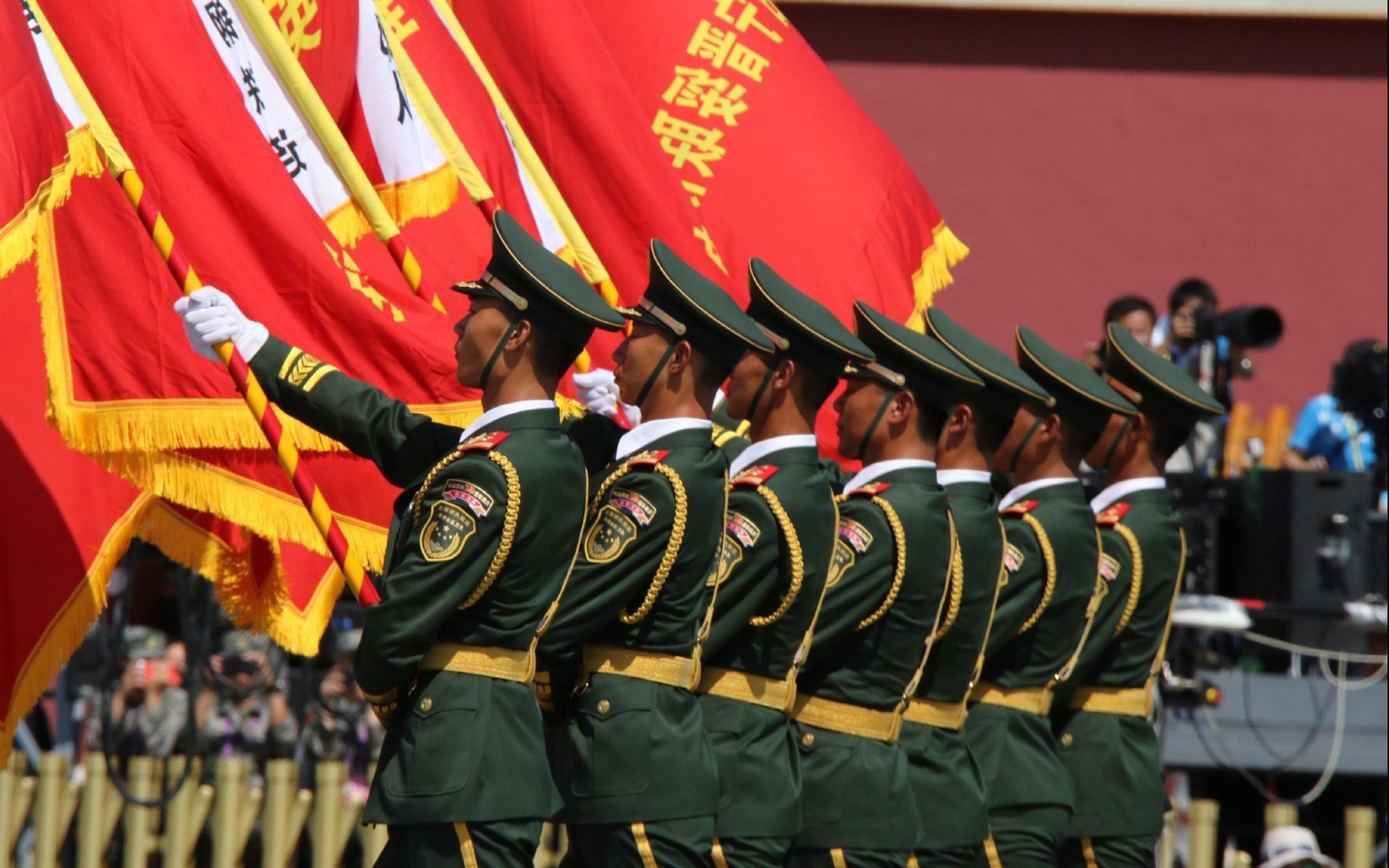 米兰南美征服记，伊萨克关键一击踏平巴拉圭