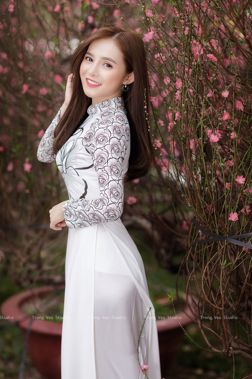 夜色如墨，他以金笔书写，京多安在年度焦点之战的无声证言