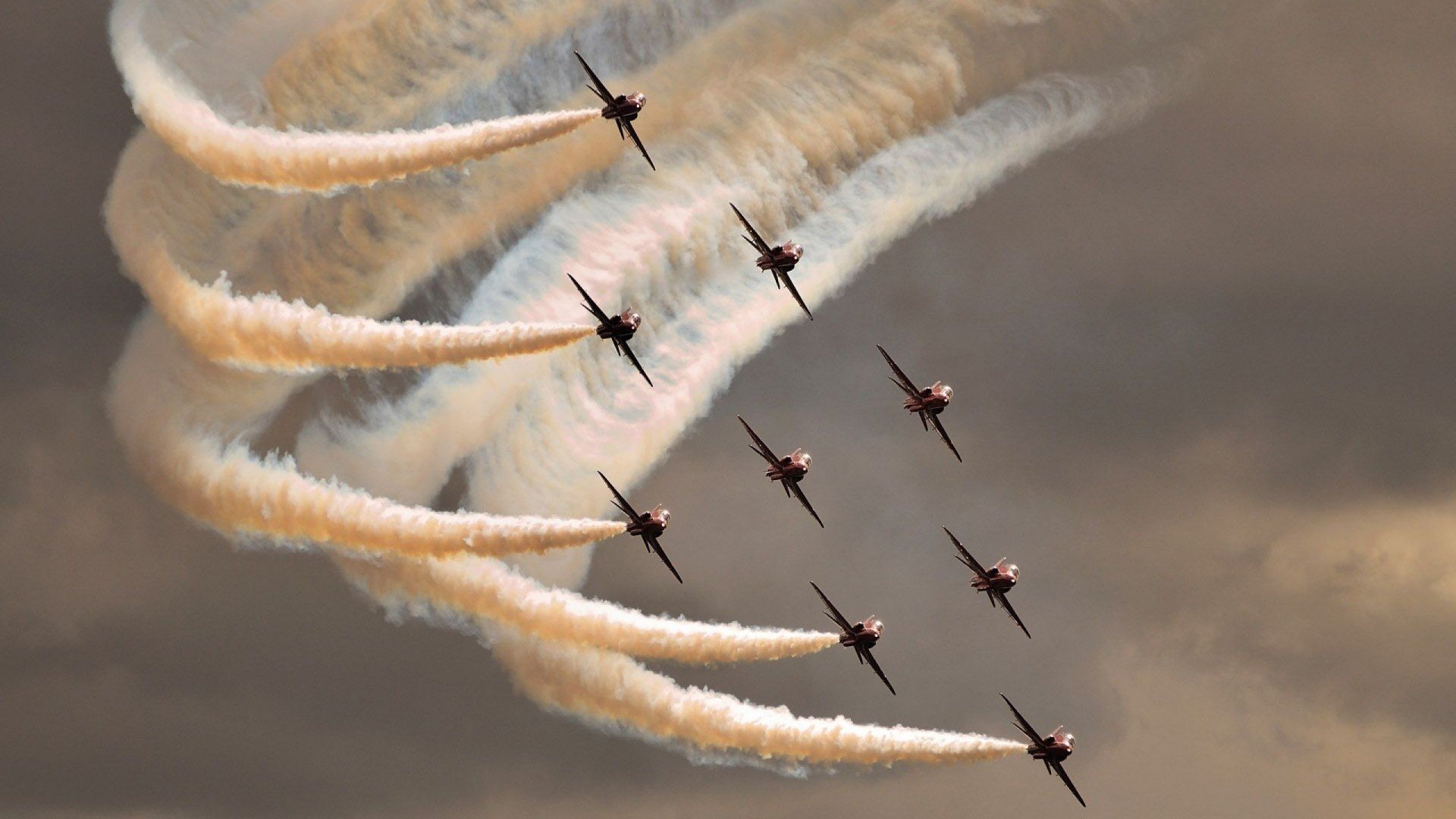 洪都拉斯末节逆袭智利，德布劳内西决生死战主宰赛场—足球之夜的英雄赞歌