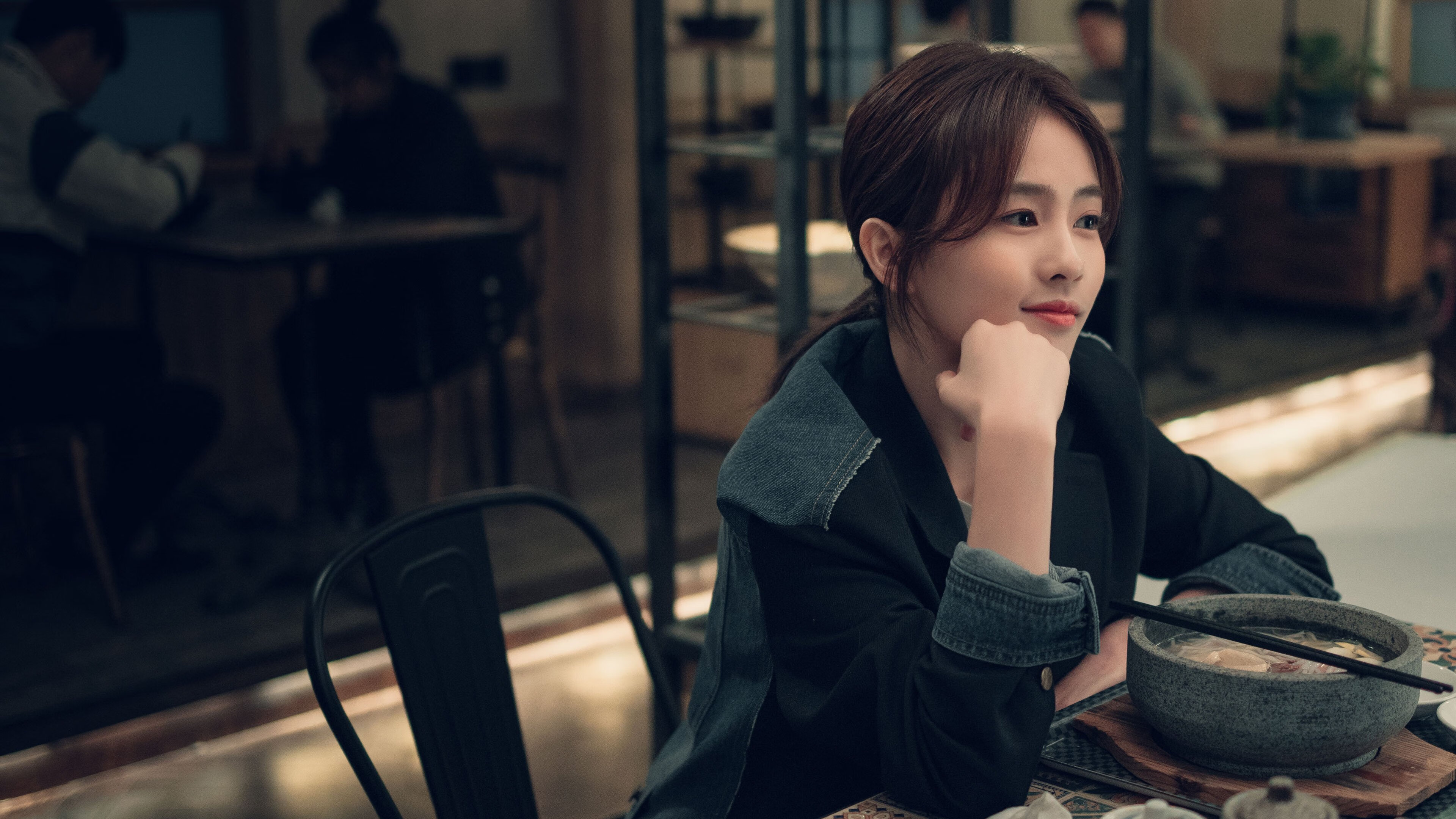 龙吟破晓，本泽马独角戏掀翻委内瑞拉，威尔士书写绿茵传奇